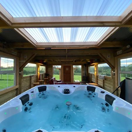 Sleeps 12 Hot Tub Sauna Cinema Pets Welcome Enniskillen Exterior foto